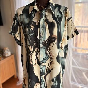 12th Tribe Women Oversized Marble Abstract Patterned Short Sleeve Shirt